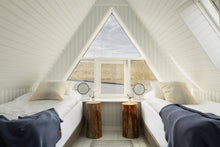 Load image into Gallery viewer, Sköpunar- og slökunarhelgi með Lindu og Svövu á Eirð Retreat - 4.-7. sept 2025 // Art Retreat in Iceland