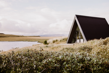Load image into Gallery viewer, Sköpunar- og slökunarhelgi með Lindu og Svövu á Eirð Retreat - 4.-7. sept 2025 // Art Retreat in Iceland