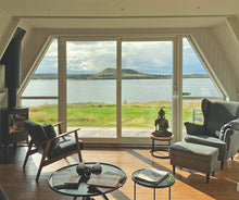 Load image into Gallery viewer, Sköpunar- og slökunarhelgi með Lindu og Svövu á Eirð Retreat - 10.-13. sept 2026 // Art Retreat in Iceland -Sept.10th-13th //