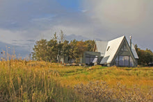 Load image into Gallery viewer, Sköpunar- og slökunarhelgi með Lindu og Svövu á Eirð Retreat - 10.-13. sept 2026 // Art Retreat in Iceland -Sept.10th-13th //