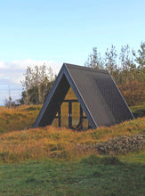 Load image into Gallery viewer, Sköpunar- og slökunarhelgi með Lindu og Svövu á Eirð Retreat - 10.-13. sept 2026 // Art Retreat in Iceland -Sept.10th-13th //