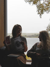 Load image into Gallery viewer, Sköpunar- og slökunarhelgi með Lindu og Svövu á Eirð Retreat - 10.-13. sept 2026 // Art Retreat in Iceland -Sept.10th-13th //